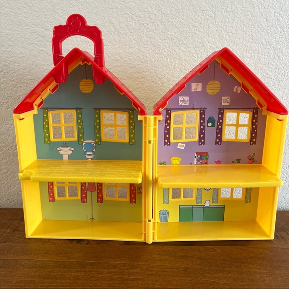 Peppa Pig Fold-n-Carry Playset Yellow House with Car and 8 Figures 2003 - Picture 7 of 8